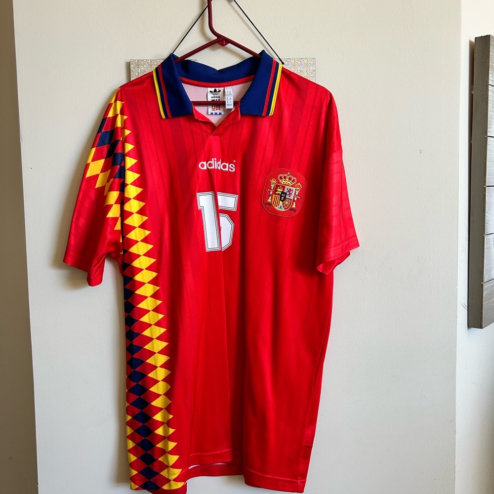 Adidas Spain world cup soccer jersey Size XL